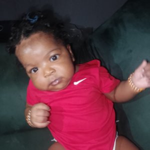 Crown Queendavina.-contestant