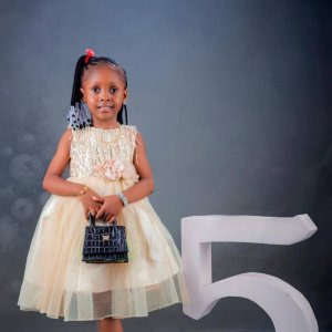 Daniella Ajisefinni -contestant