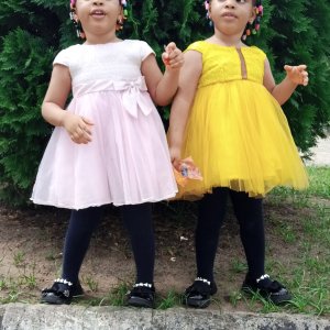 Dasia Lawrence And Dyvia Lawrence -contestant