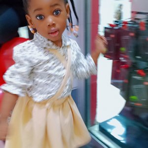 Roxy Emmanuel -contestant